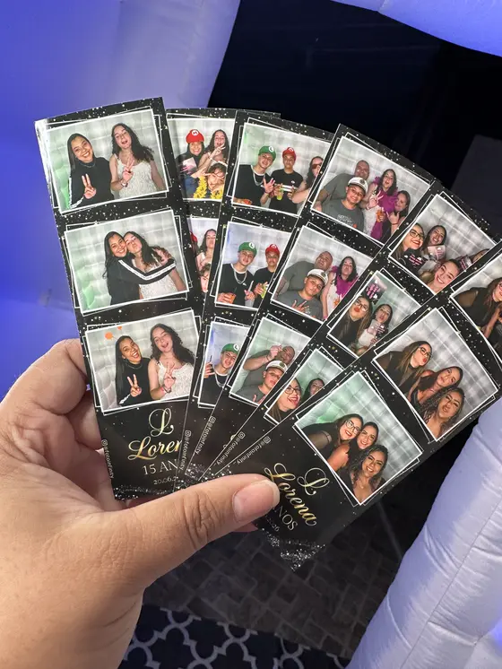 Tiras de fotos impressas na festa